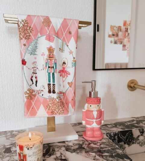 Fun nutcracker bathroom decorations for the holiday